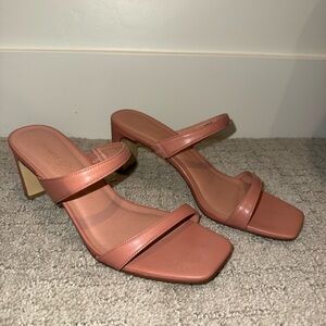 Chinese laundry kitten heel size 7